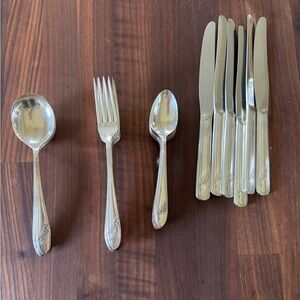 Oneida silverplate serve for 6